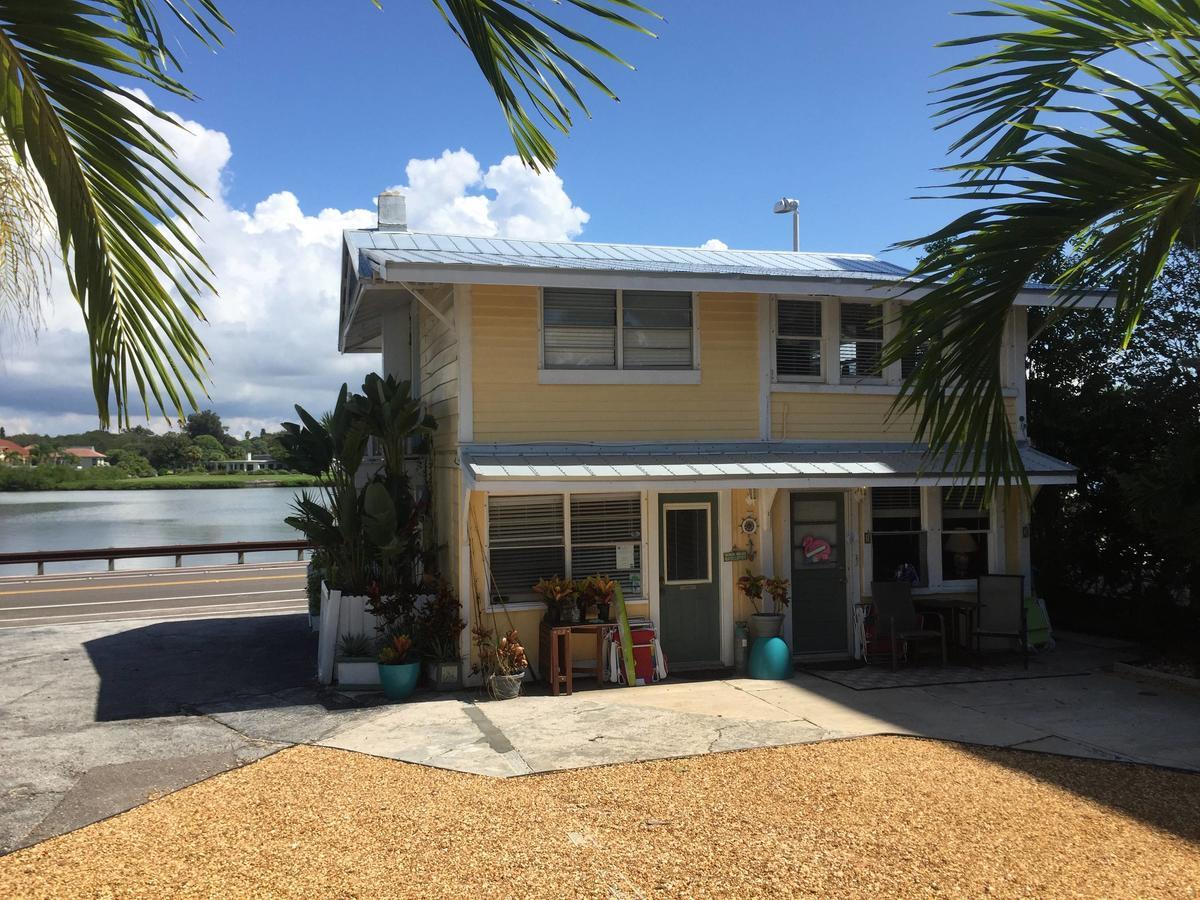 Sun N Fun Beachfront Vacation Rentals インディアン・ショアーズ エクステリア 写真